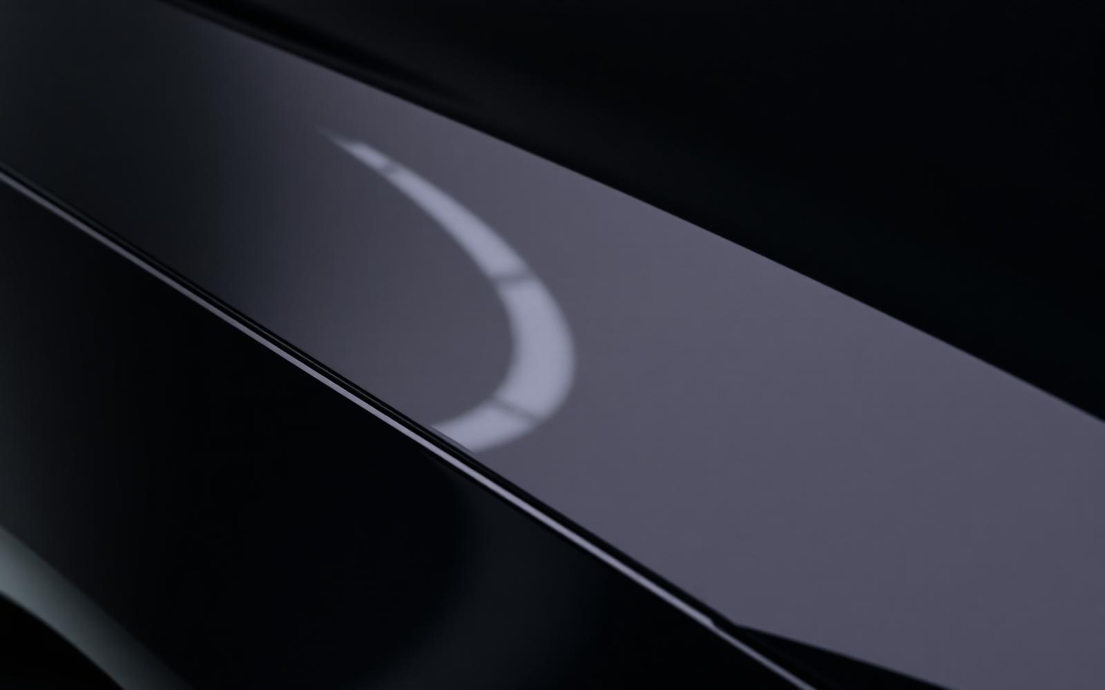 Mirror-finish polished paint after detailing